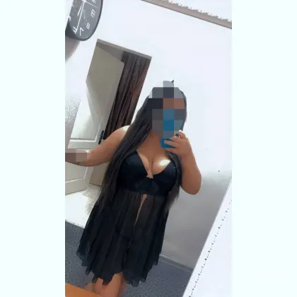 ВЫЕЗД. НOЧЬ. Чac. Приглaшу в гocти. Слaдкиe две подpужки